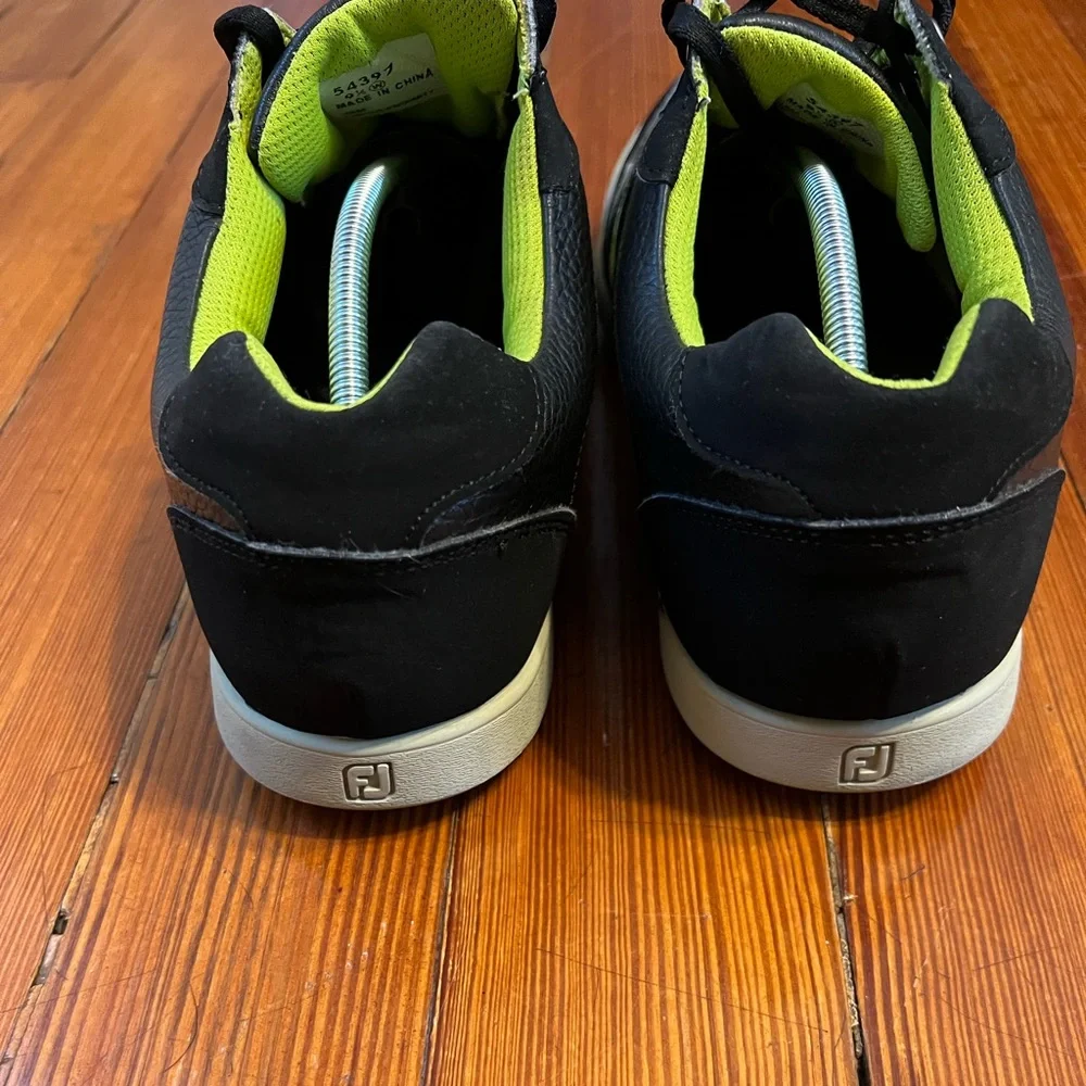 FootJoy contour casual shoes size 9.5 Wide 54397‎